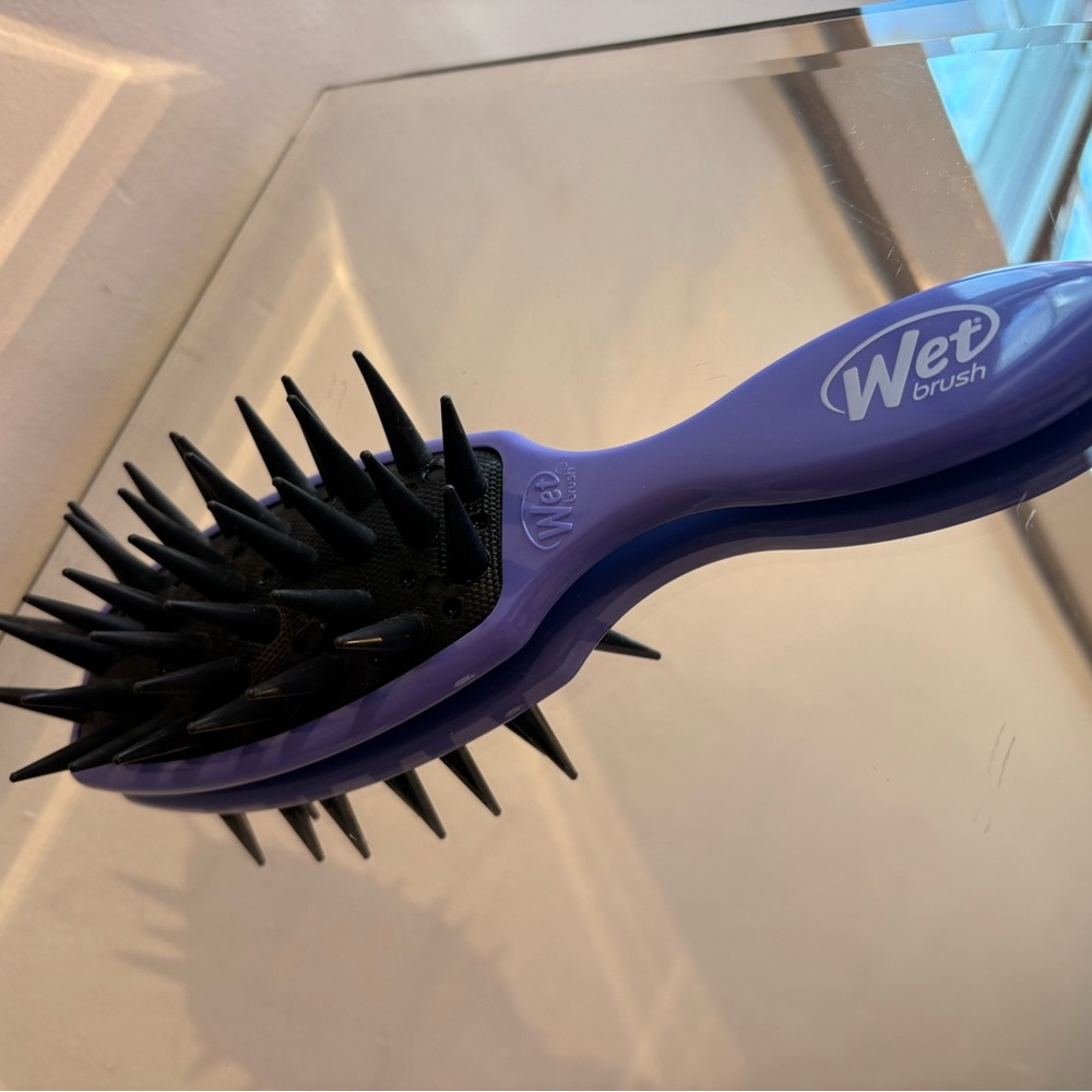 Wet brush